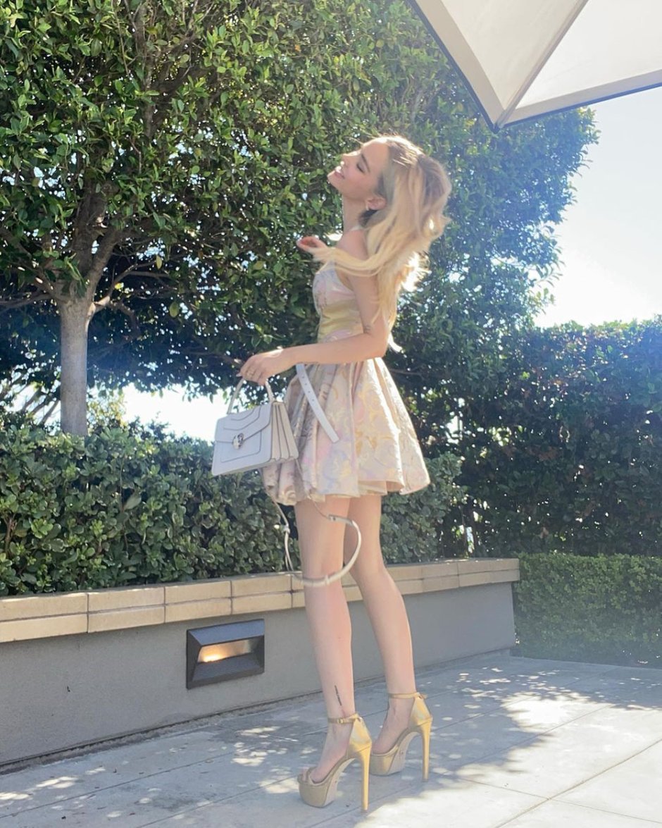 Dove Cameron 2020