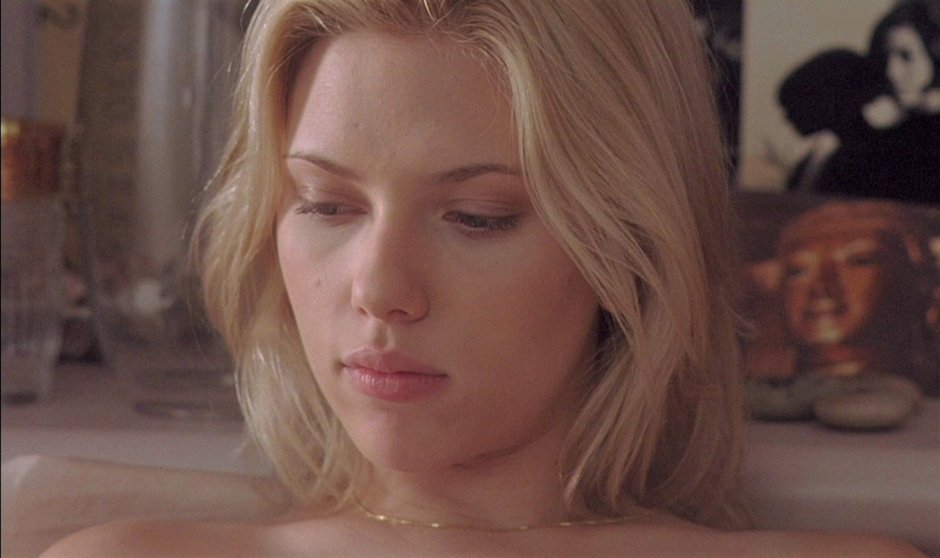Scarlett Johansson Sexy in Cinema