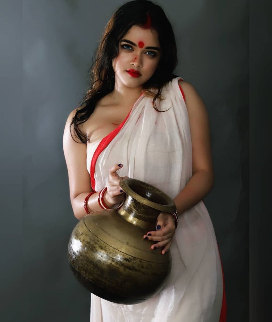 Big Indian boobs