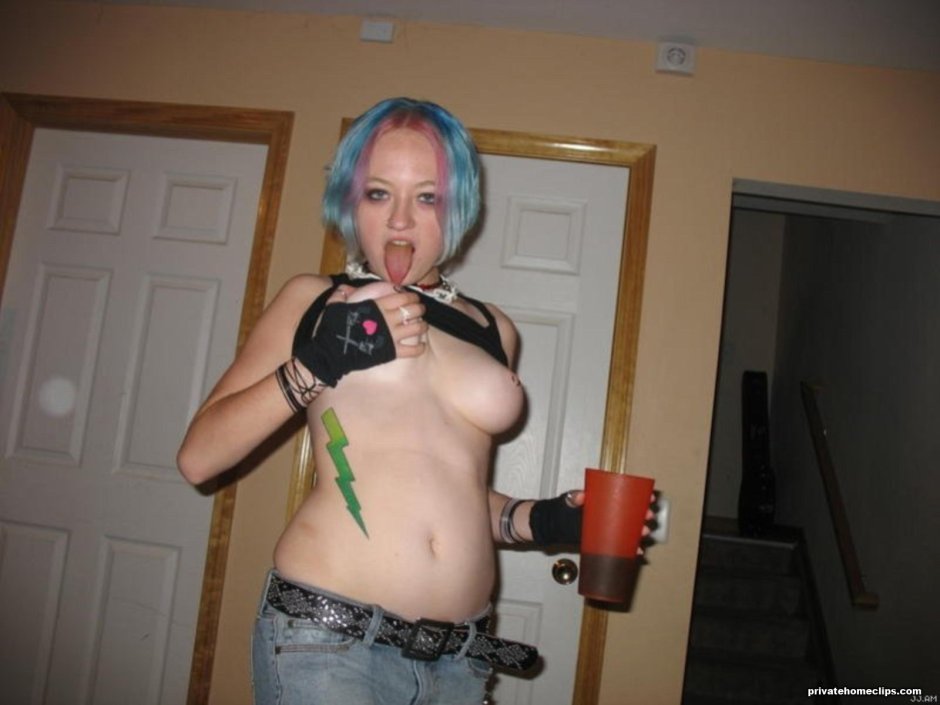 Naked emo with little boobs