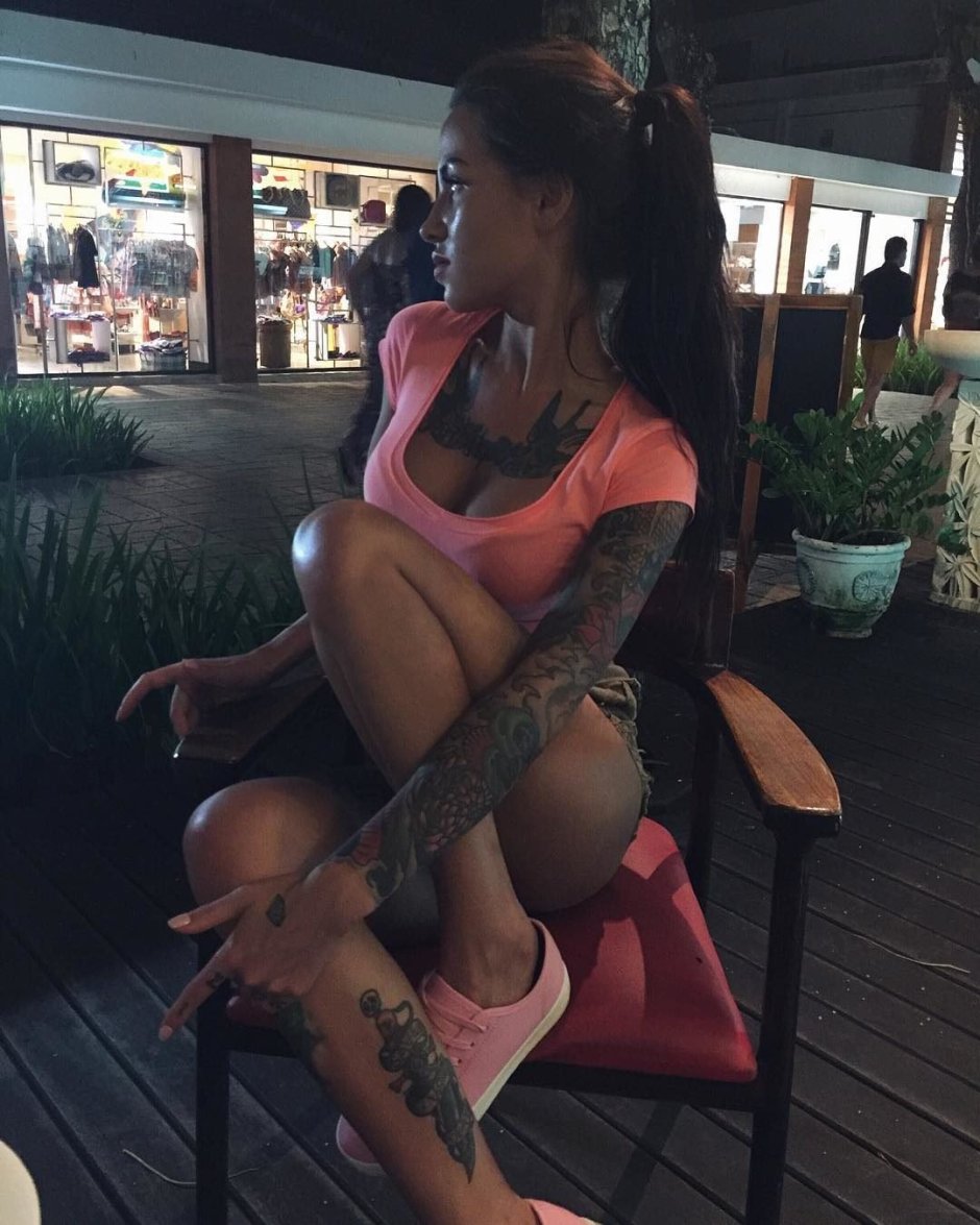 Fitness model Nadia LOW