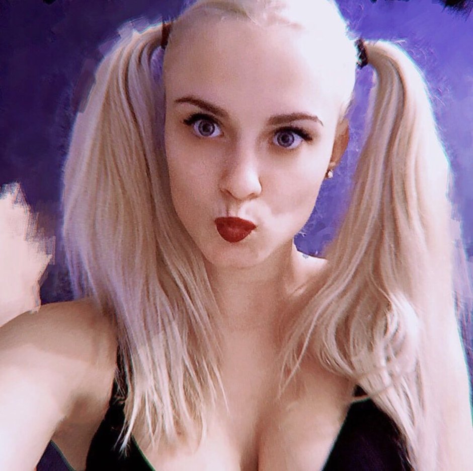 Hot Girls Selfie