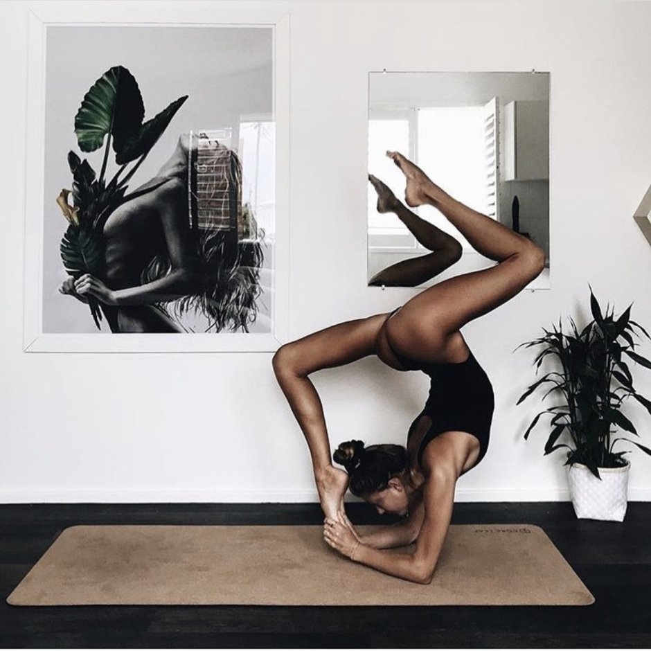 Kate Moss Yoga