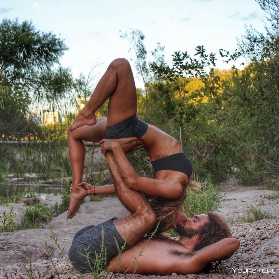 The girl is on the twine