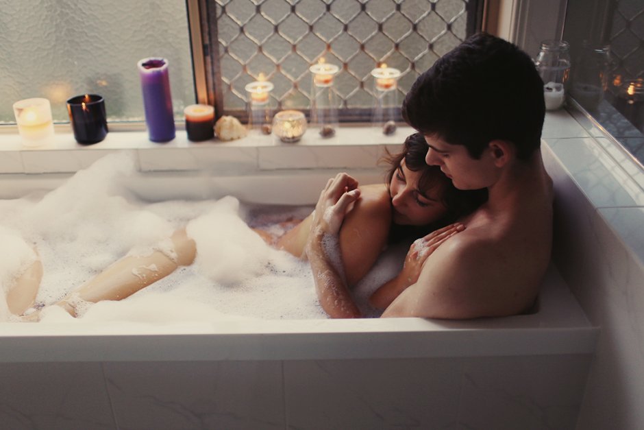 Kiss under water