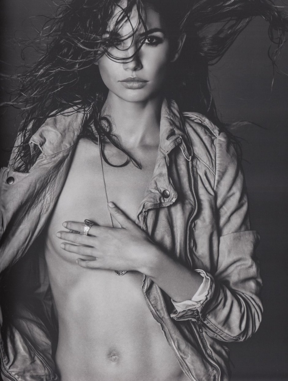 Sarah Sampayo Russell James Nude