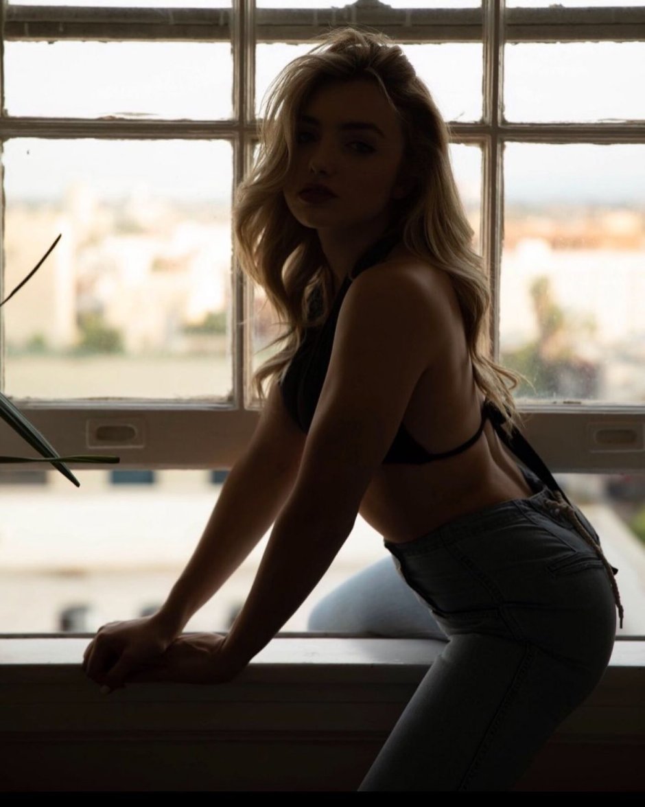 Peyton sheet in underwear