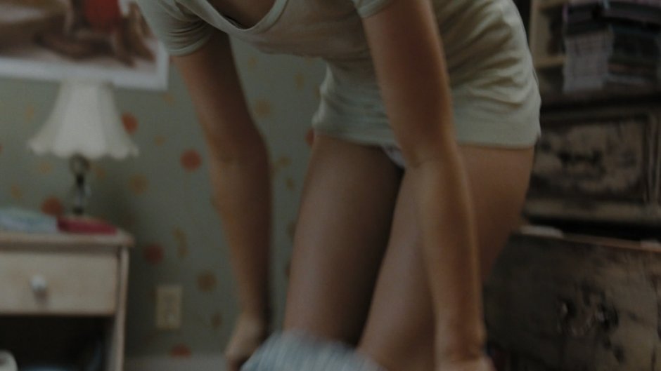 Emily Browning - uninvited (2009) Naked