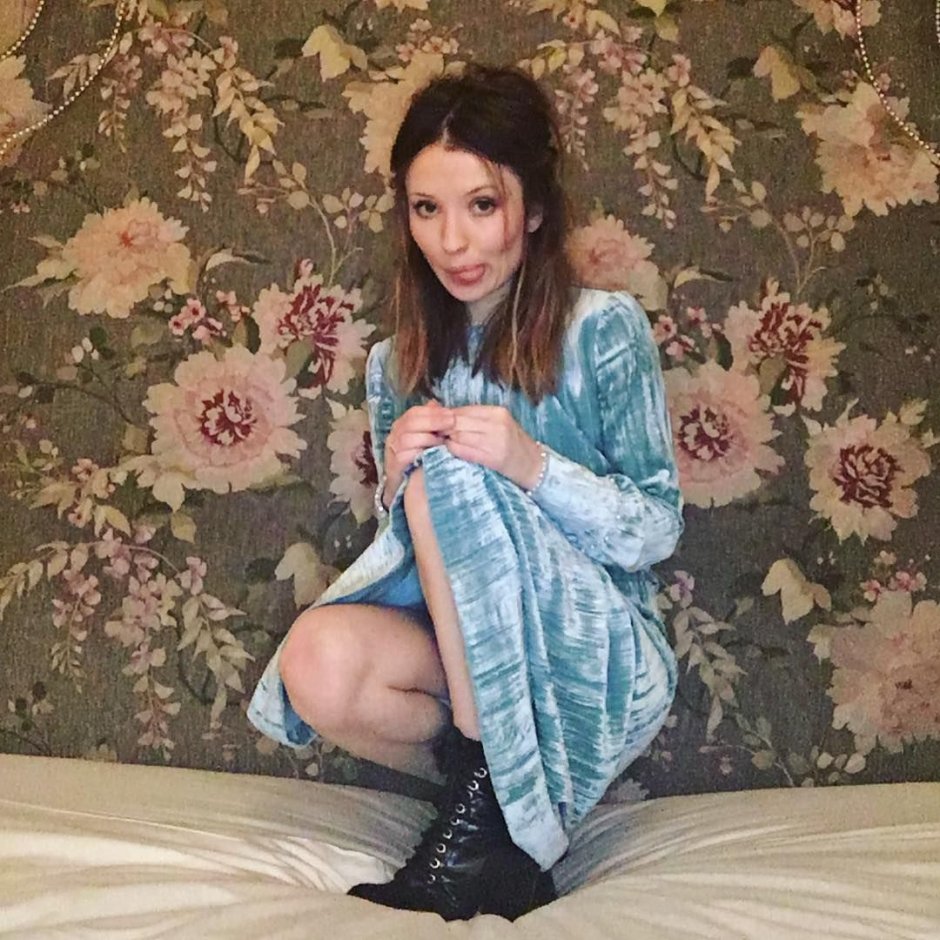 Emily Browning Instagram