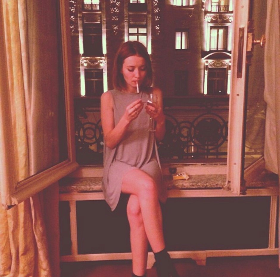 Emily Browning Instagram