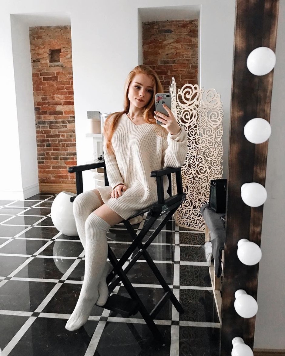 Julia Adamenko is red