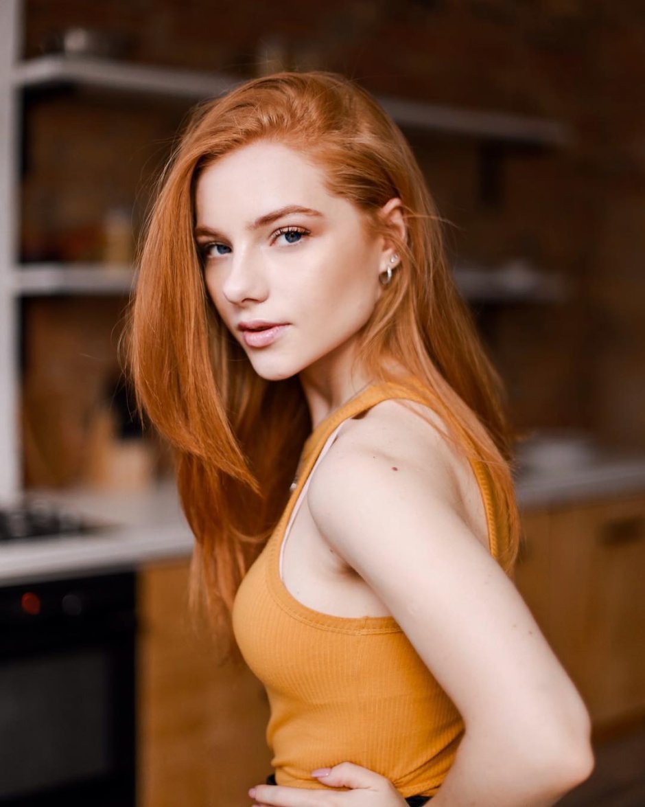 Julia adamenko in bikini