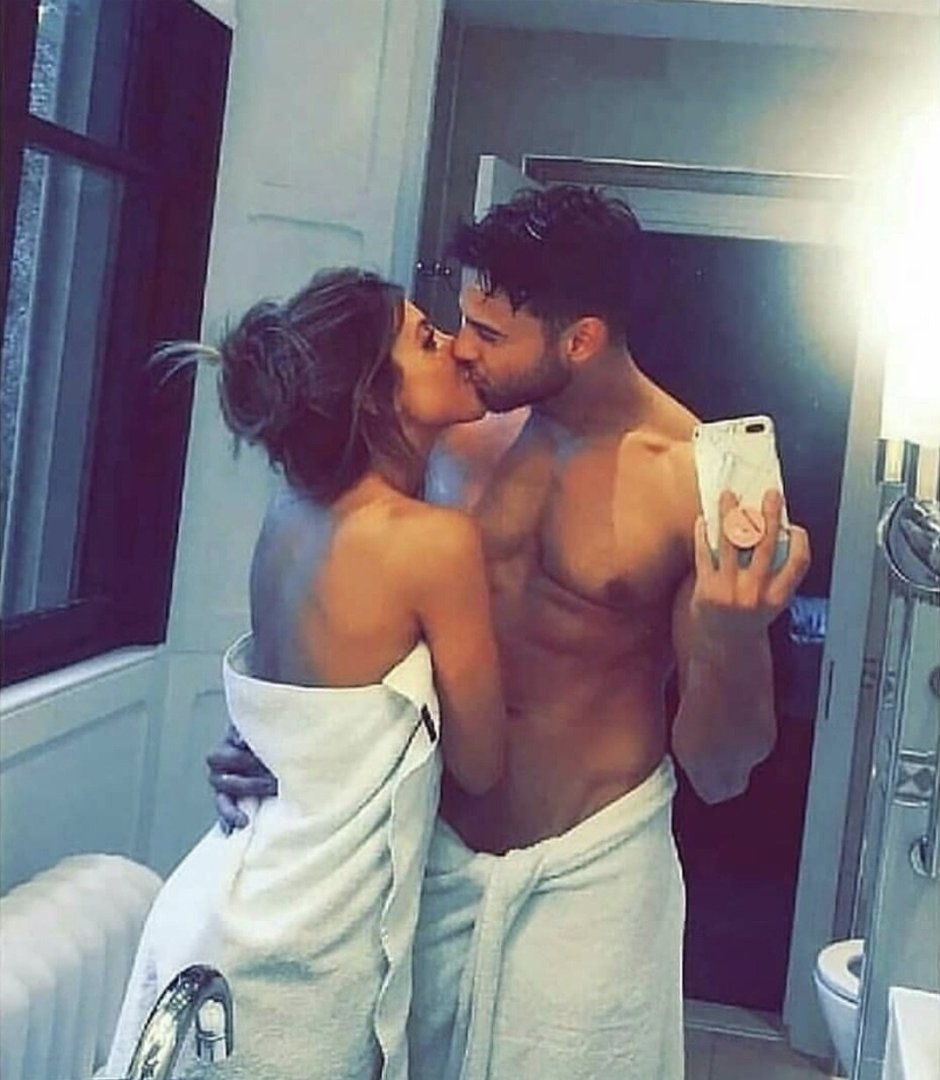 Couples passion of selfie