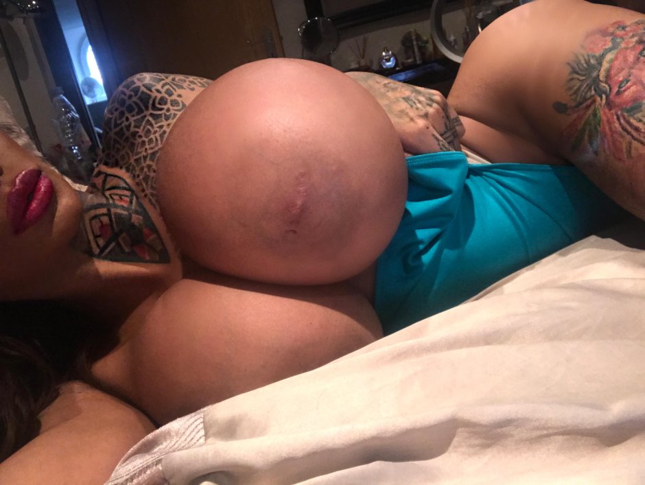 Naked hairy Valentina Rose