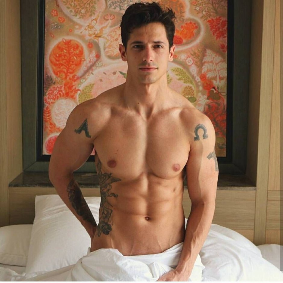 Tyler manner is naked