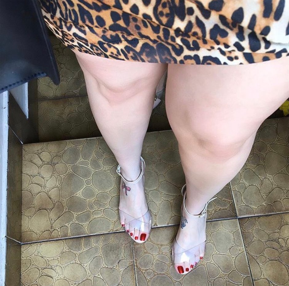 Goddess Grazi in the bathroom
