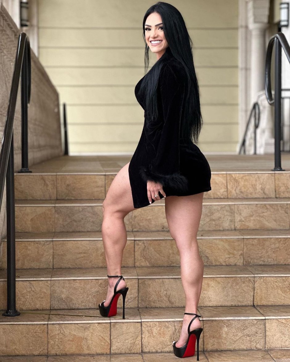 Iranian girls with a big figure