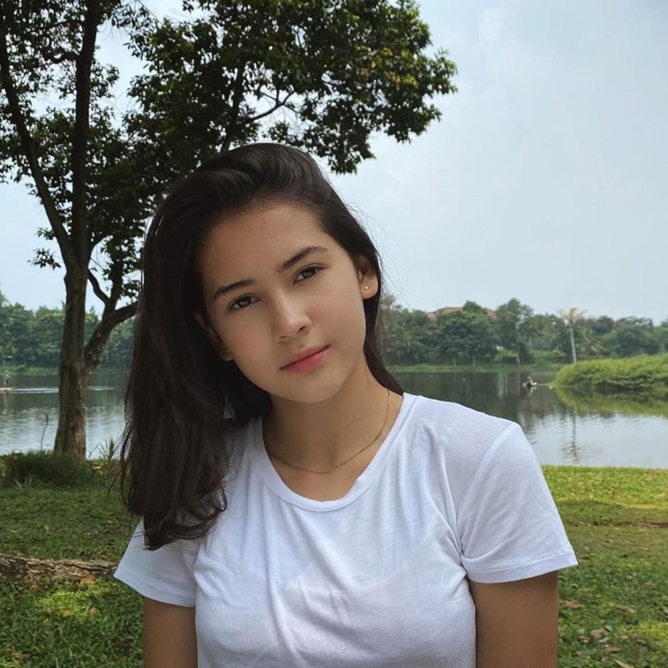 TT SANDRINA Michelle