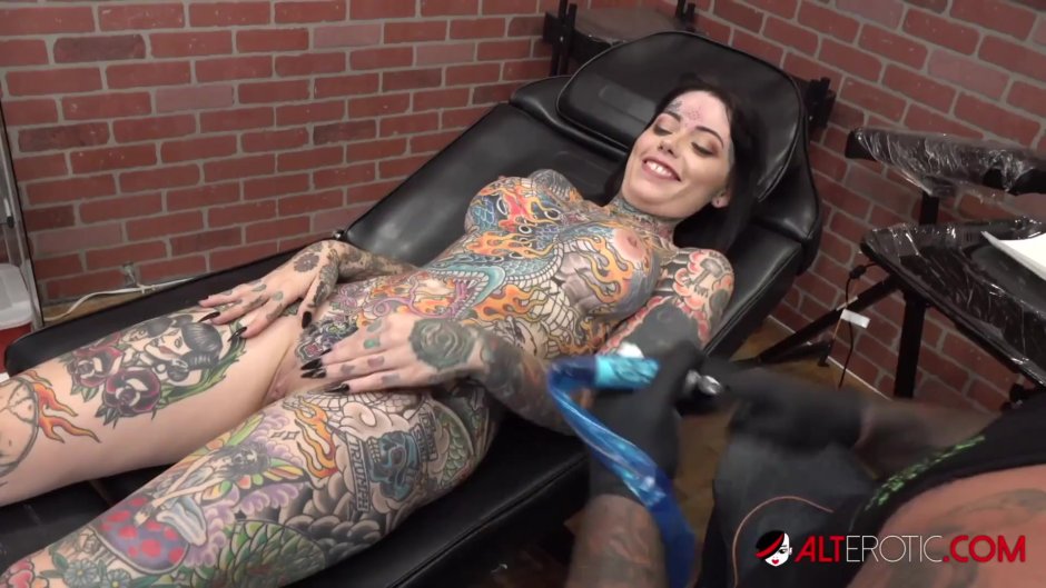 Lili Tiger Anaalized