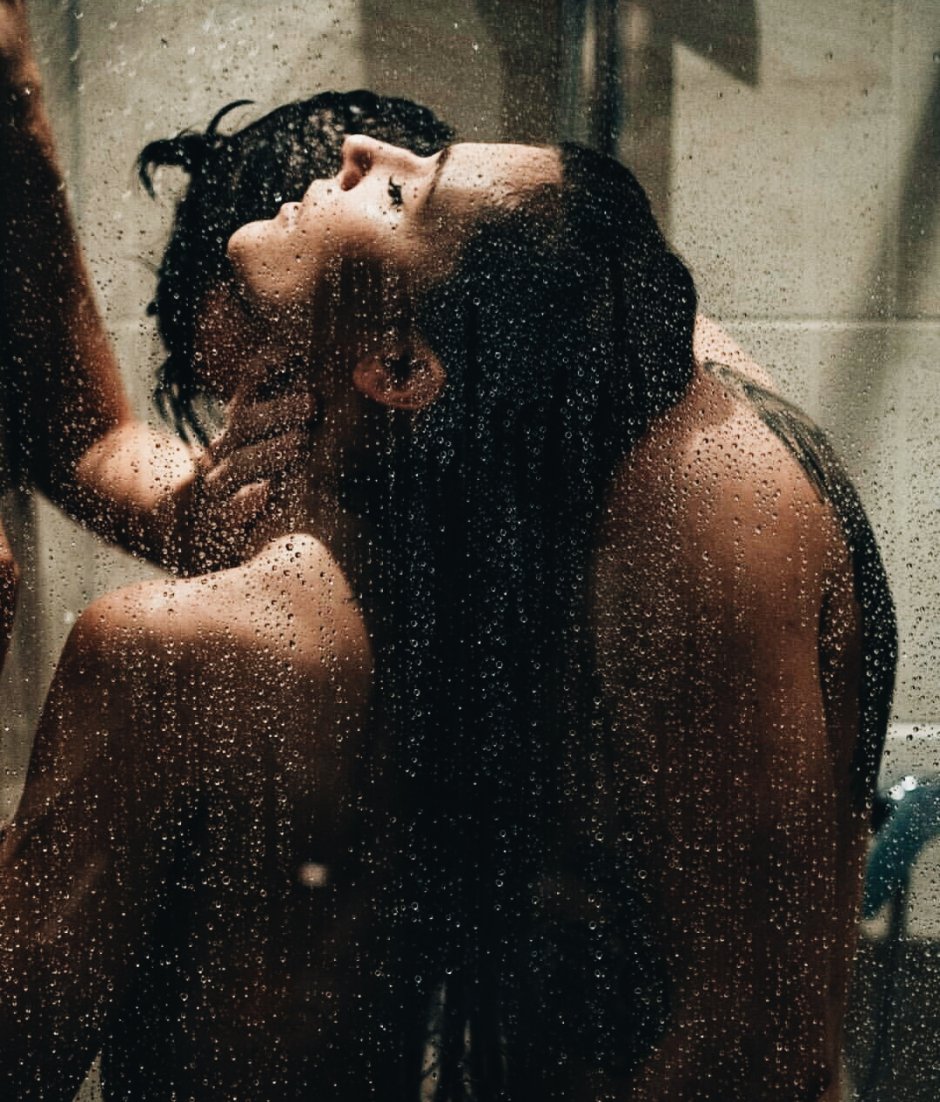 Naked fashion models in the shower