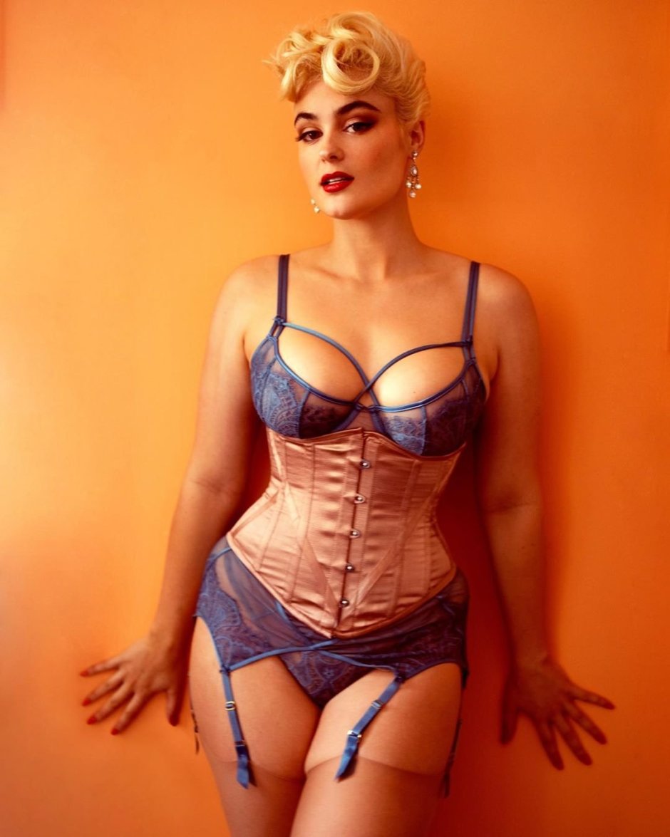 Stefani Asededo Hot