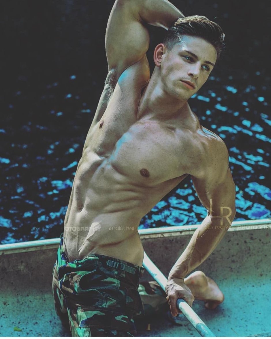 Twink in boxes