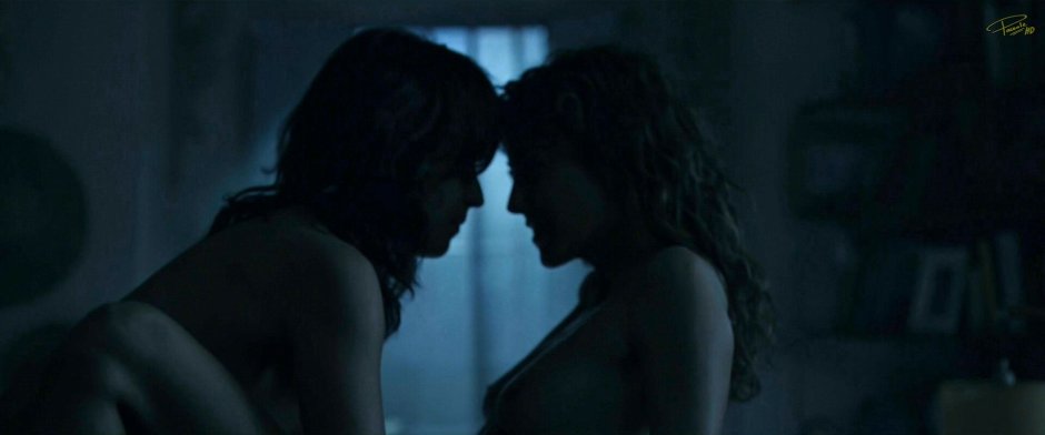 Alba Flores and Ursula Korbero