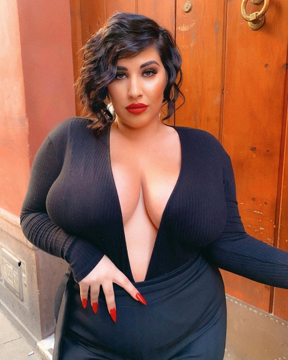 Natalia Lozano Plus-Size model