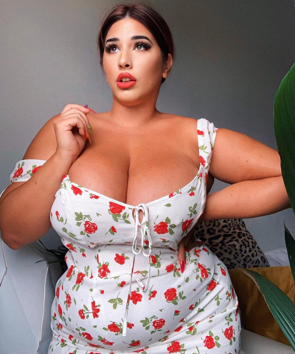 Natalia Lozano Plus-Size model