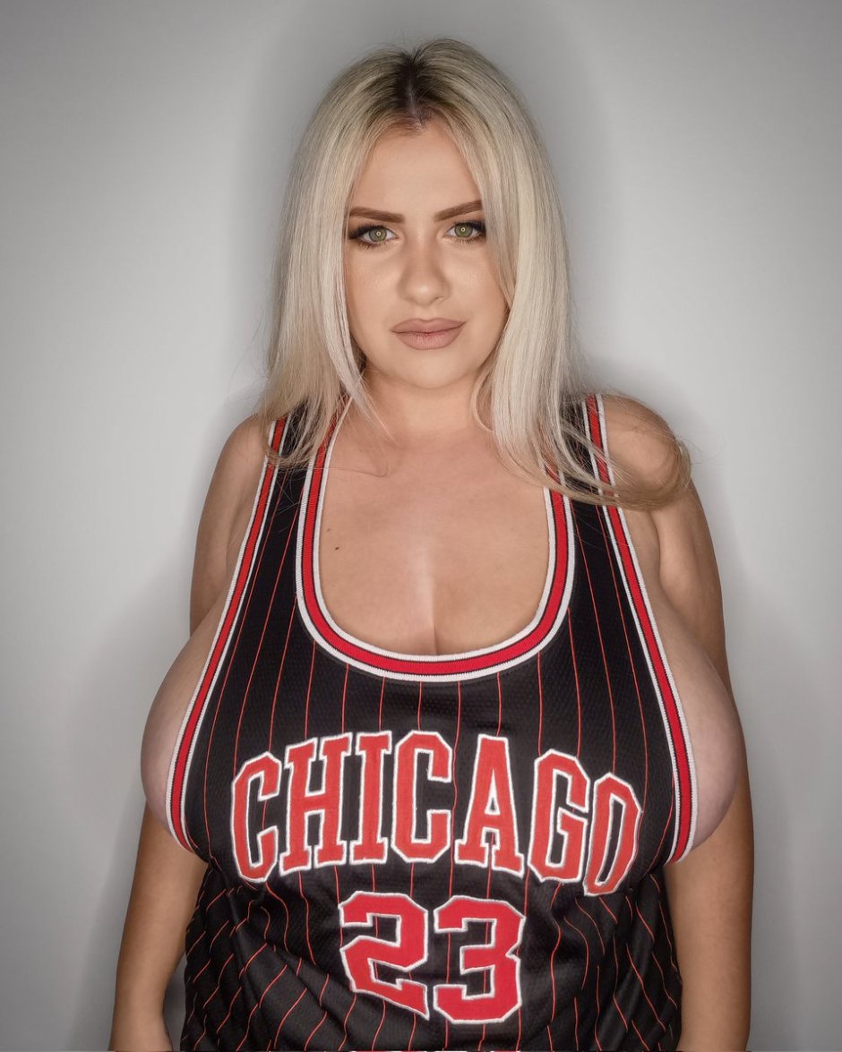 Nina Phoenix