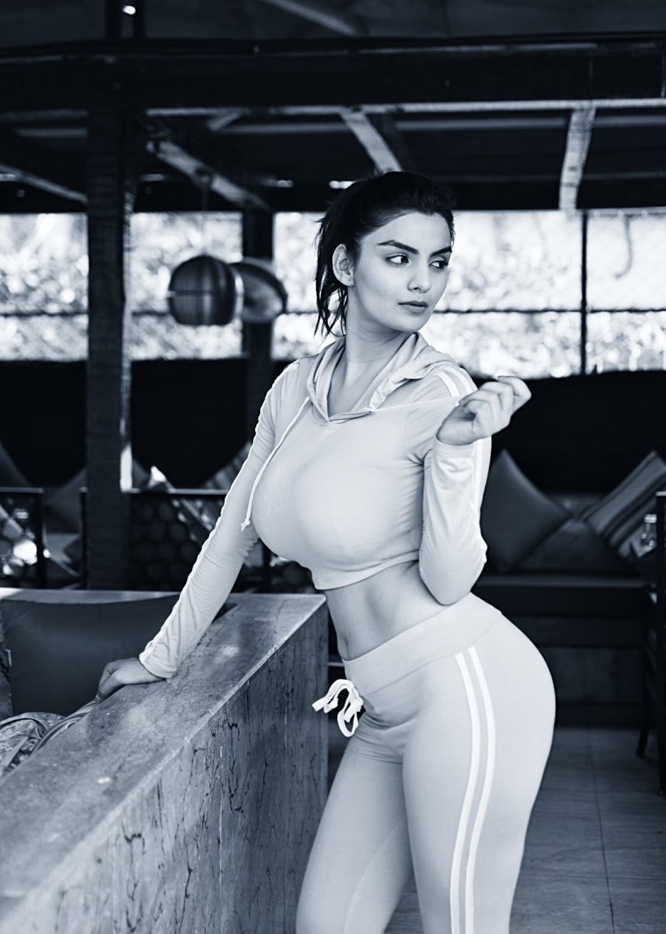 Anveshi Jain Bra