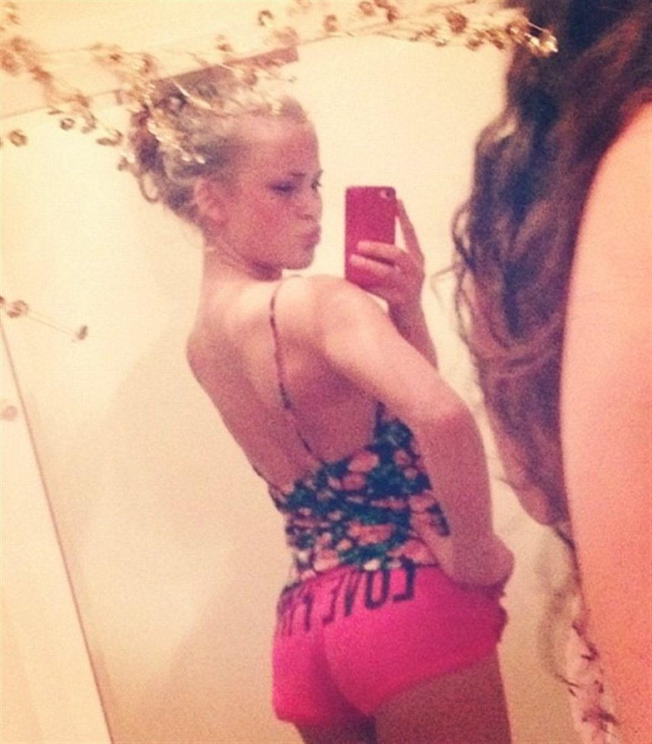 Zara Larson porn actress