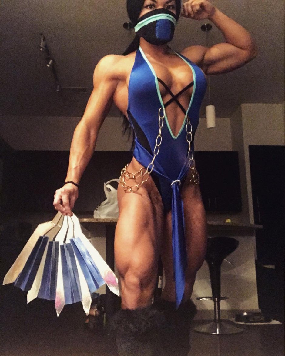 Tina Nguyen Cosplay