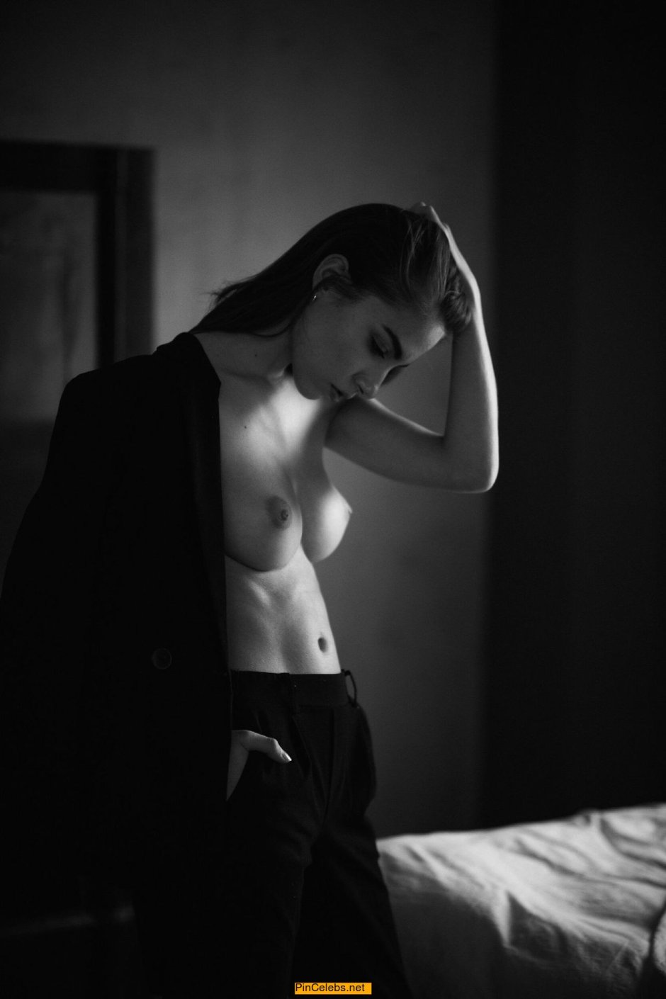 Nicole Miller Model Naked