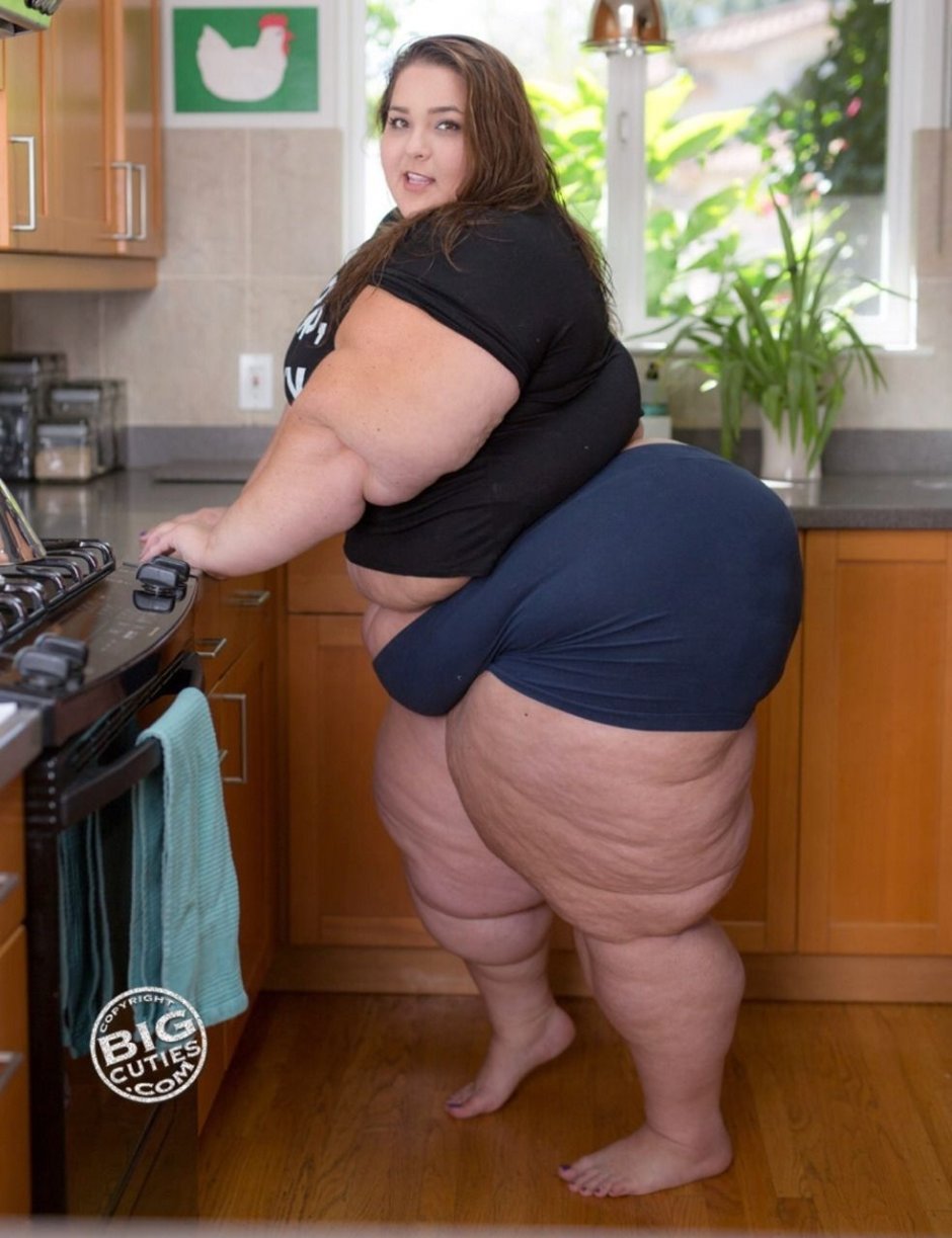 Fat Mary Boberry without panties