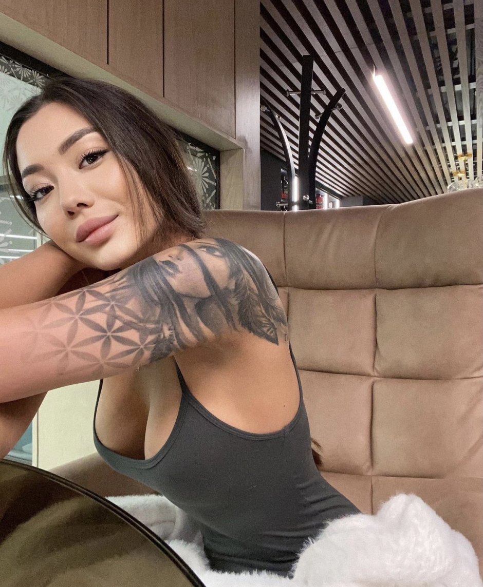 Mila pan model photo naked