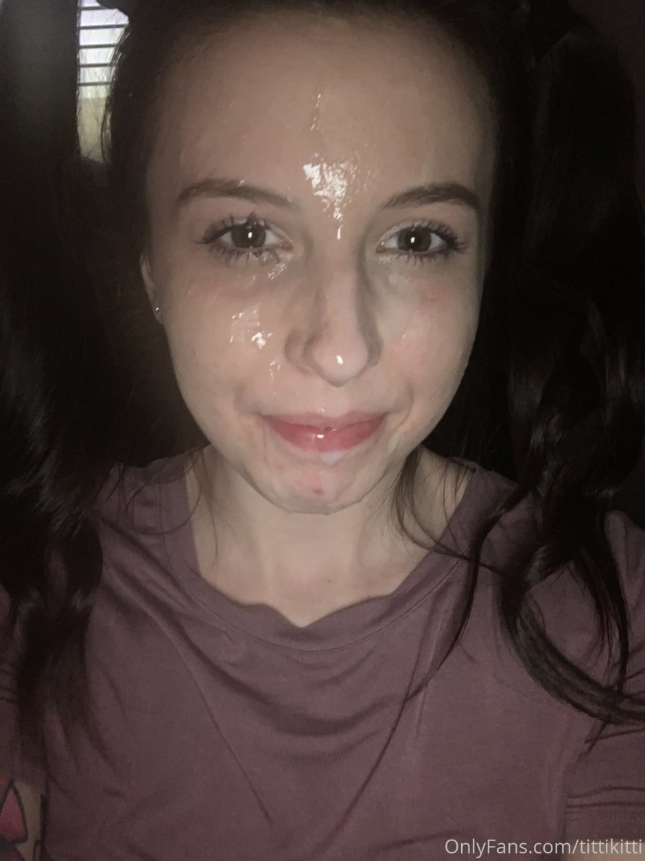 Milf Cumshots on Selfie's face