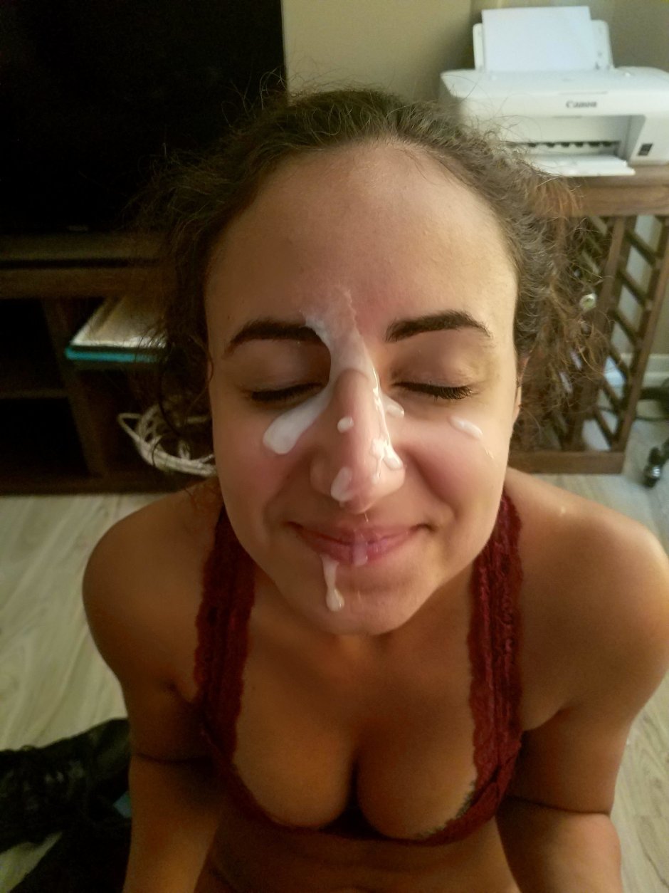 Mariah Leonne Selfie
