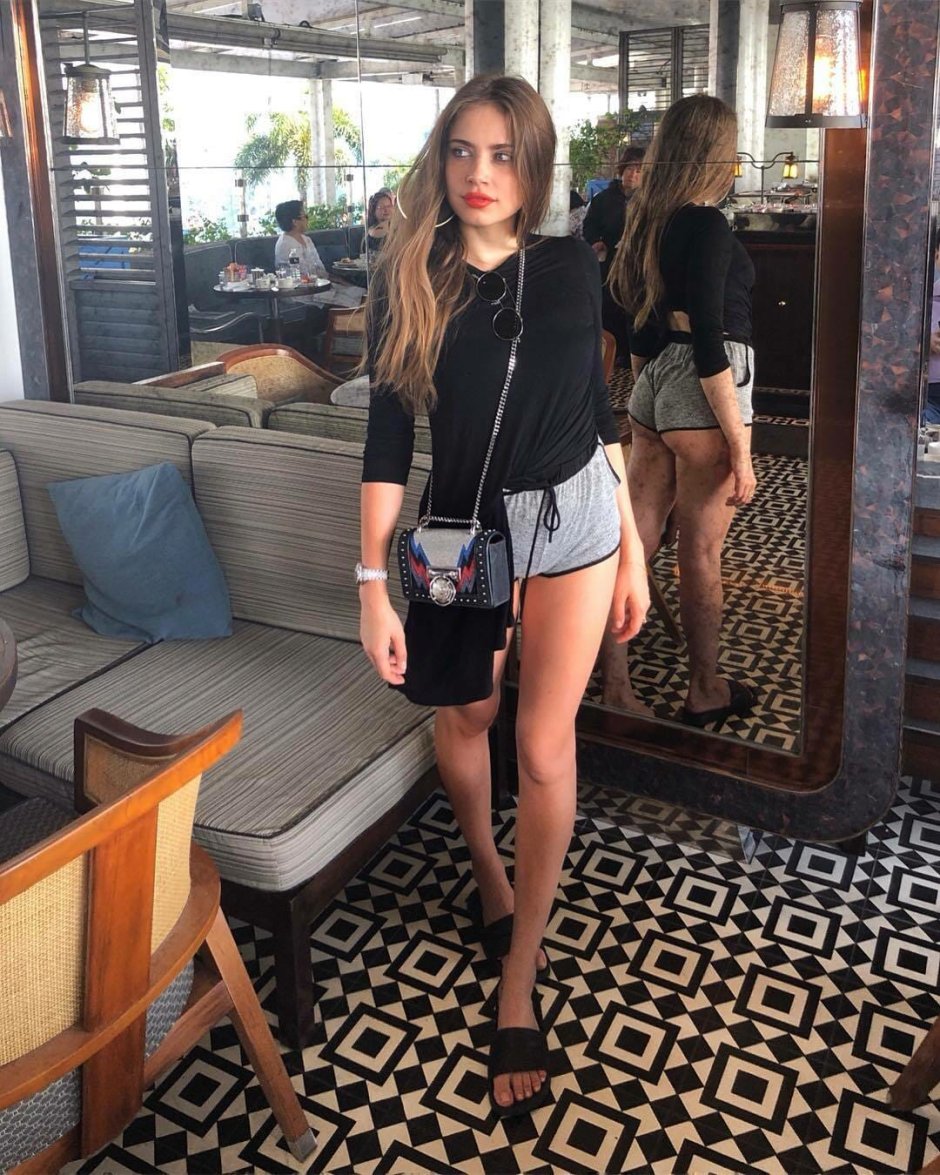 Xenia tchoumitcheva legs