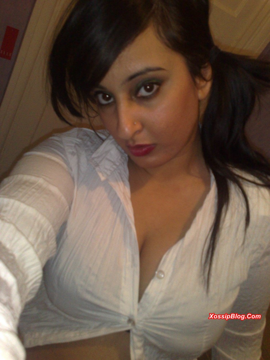 Celebrity Bollywood Actress Leaked Sex Tape