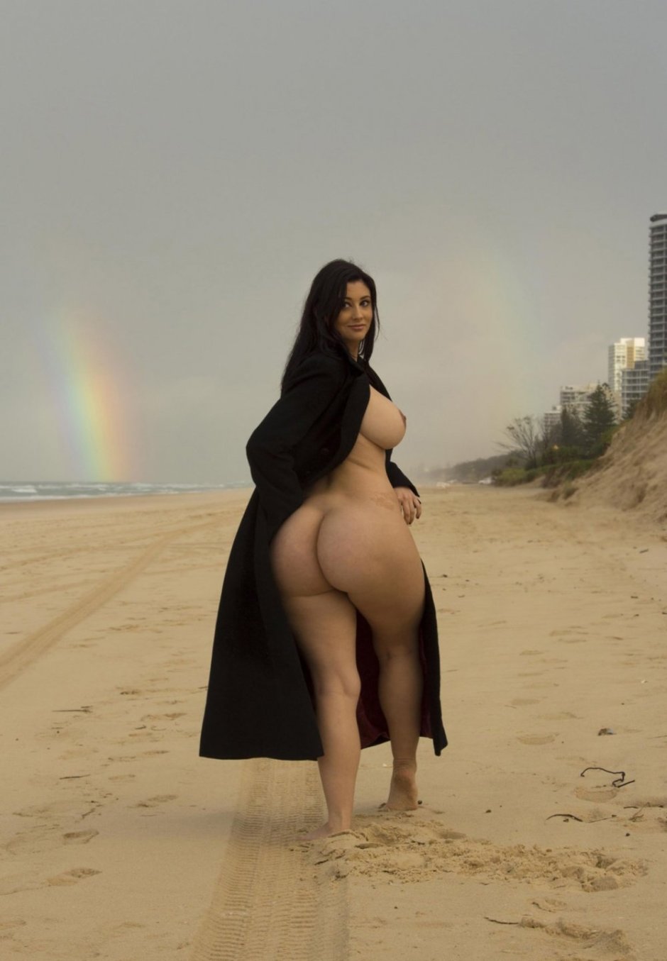Beautiful naked Arab women