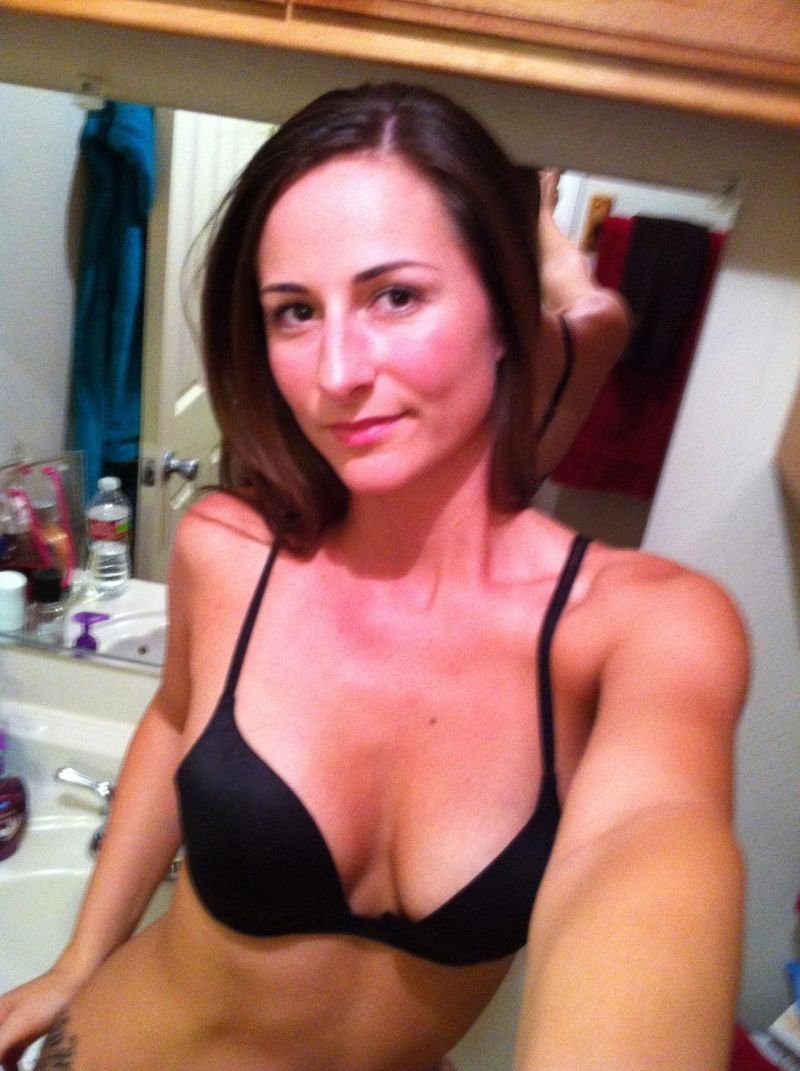 Noemie Lili 18