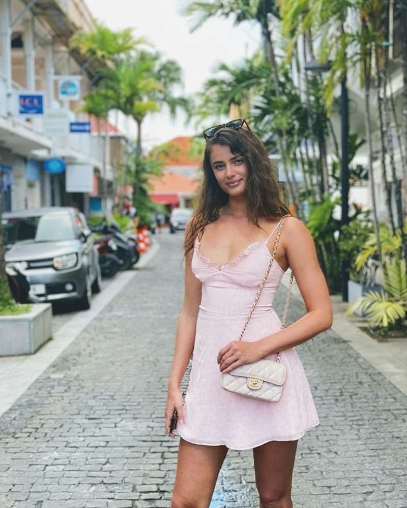 Taylor Hill hot