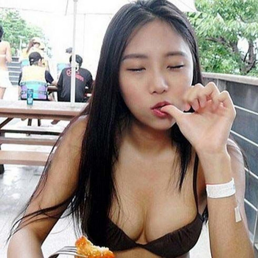 Korean girl sucks