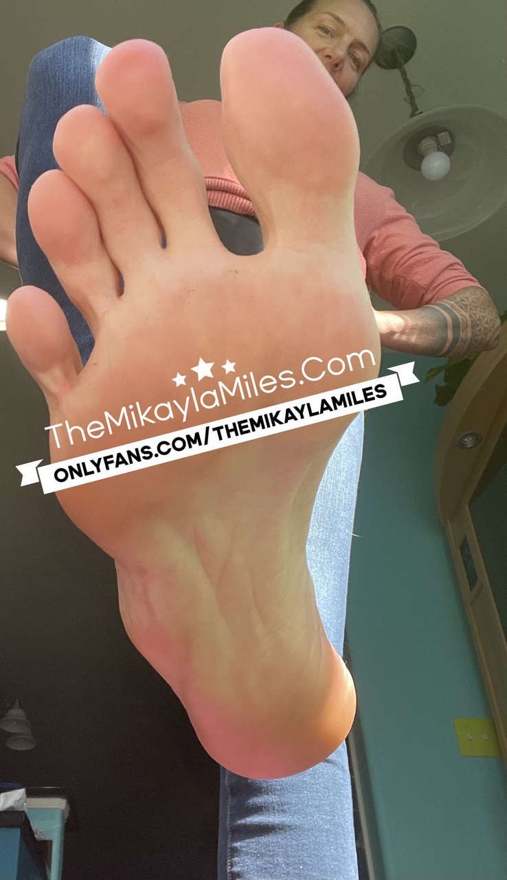 Giantess Mikayla Miles Ares 191115 Views watch in contact