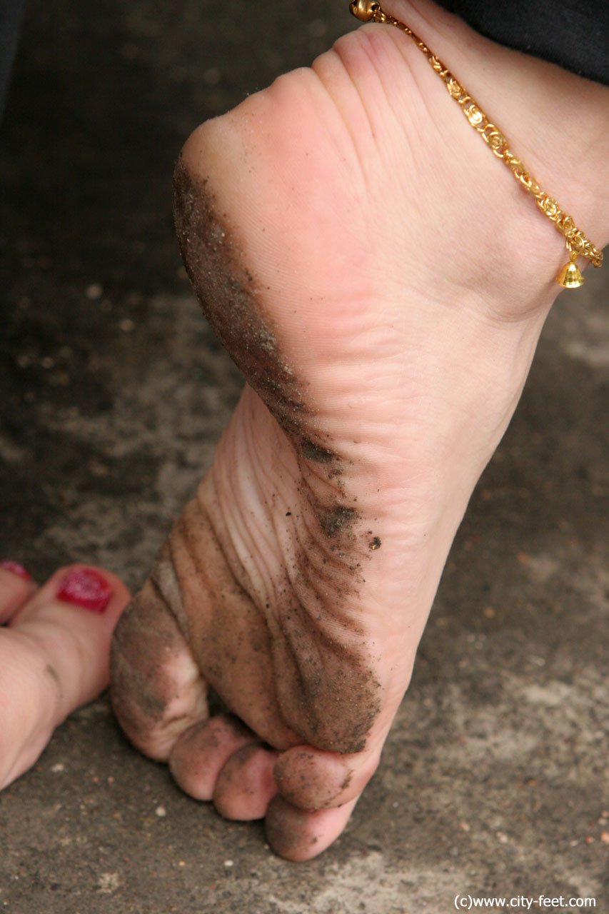 Weiner Isabelle Barefoot
