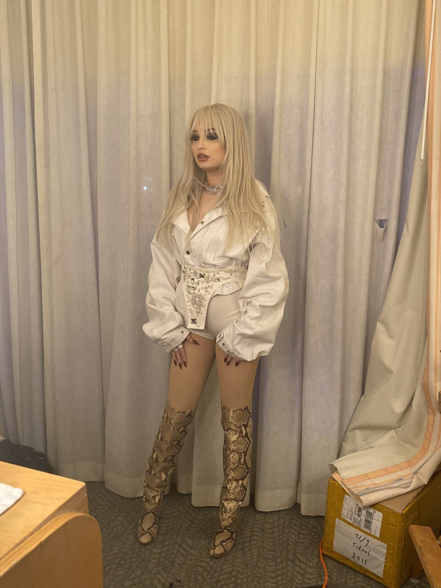 Kim Petras, shemale