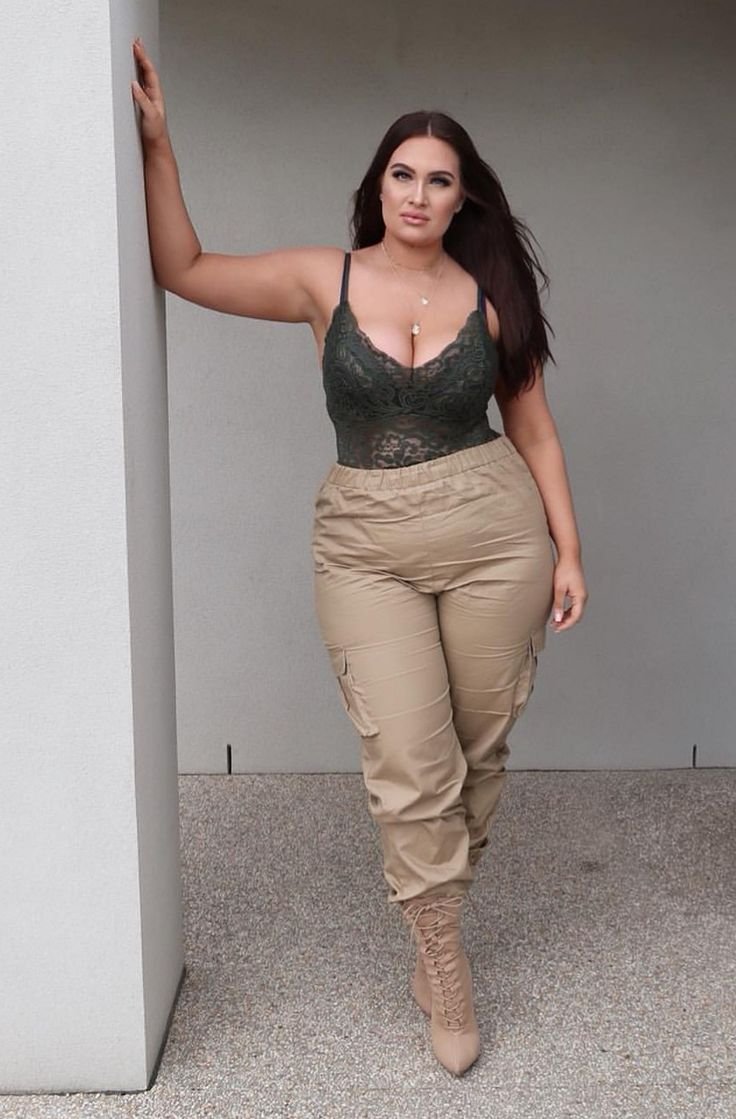 Mikaela Reidy - Ultimate Bombshell