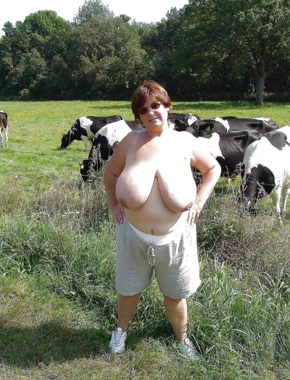 Naked fat woman in the car