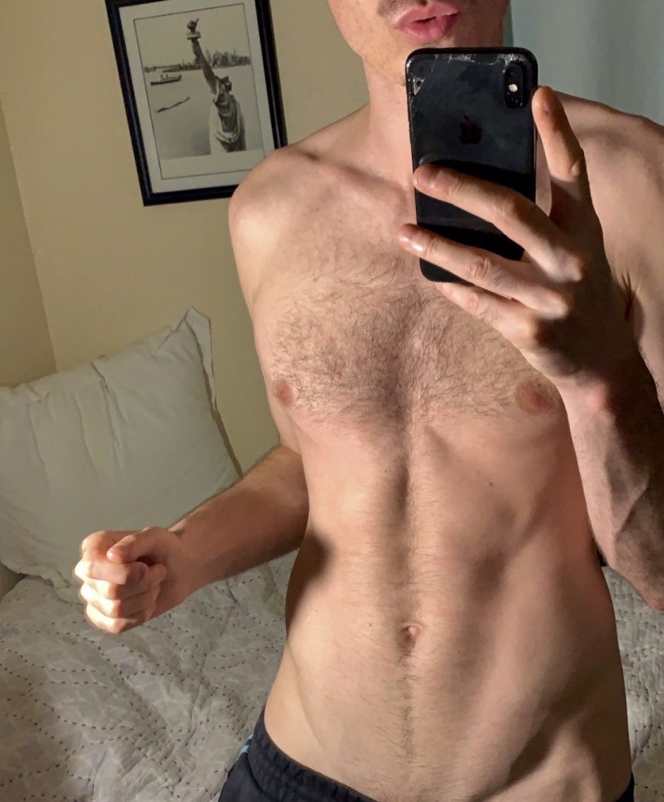 Selfshot naked small chest